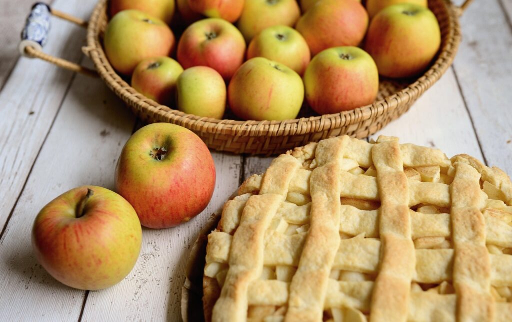 pie, apples, fruit, sweet, basket, cake, apple pie, bake, pie, apple pie, apple pie, apple pie, apple pie, apple pie